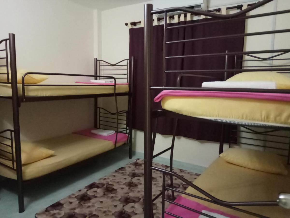 Aiman Homestay Порт-Діксон Екстер'єр фото